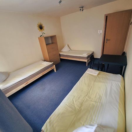 Wilanow House Hostel Varsó Kültér fotó